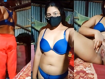 Akhi's impressive assets bounces as she enjoyments herself with her thumbs