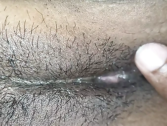 Desi couple Bhabhi Jabardas Cusi Maza Agya gets super-fucking-hot and strong in HD pornography