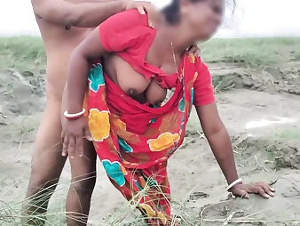 Super-hot Housewife In Red Saree Gets Sloppy Spoke & Nailed While Getting Ripped up by Another Boy