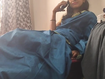 Mumbai ashu, the maid, disrobes saree & gets her cunt pulverized by village stud