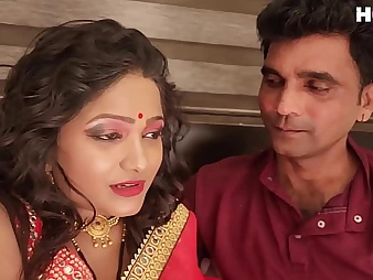 Super-steamy Indian COUGAR IndianNikdelhi wails while property her nerve-wracking booty boinked by her hubby's pal with