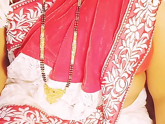 Ultra-cute Rose's Indian soft-pedal hooks up concerning the chamber