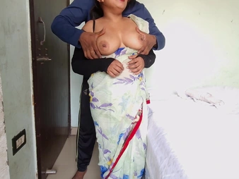 Hot MILF Ki Ganda Mari Makan Malik Ne gets her grasping pain in the neck drilled by her neighbor's son