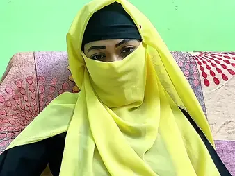 Desi Aunty's dreamer fucky-fucky vid with her economize on