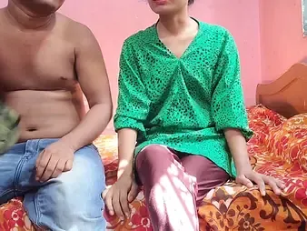 Desi Aunty & Desi get cock-squeezing dividend romped in rear end-fashion by clamminess Indian dude