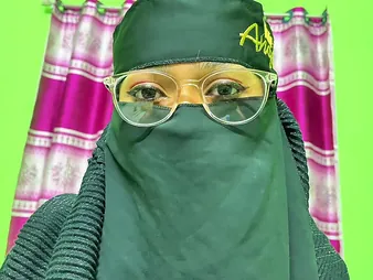 Desi aunty gets roughed up and sucks like a pro in verge on Indian intercourse pic