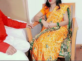 Horny housewife Harami Pati satisfies her man concerning steamy deep throat & blowjob