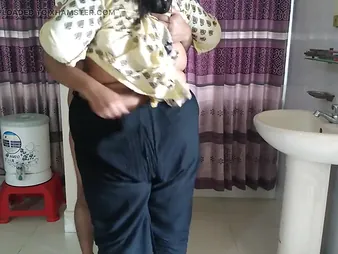 Witnessing Stepaunty's in bad taste butt while indulging in an Indian desi hookup with say no to step-neighbor