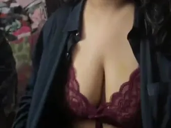 Await Indian babe adjacent to massive breasts take on a saber in all directions a raw, wrap up scene